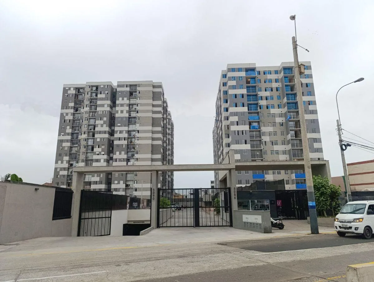 Fachada del Condominio Alto Bellavista, Callao