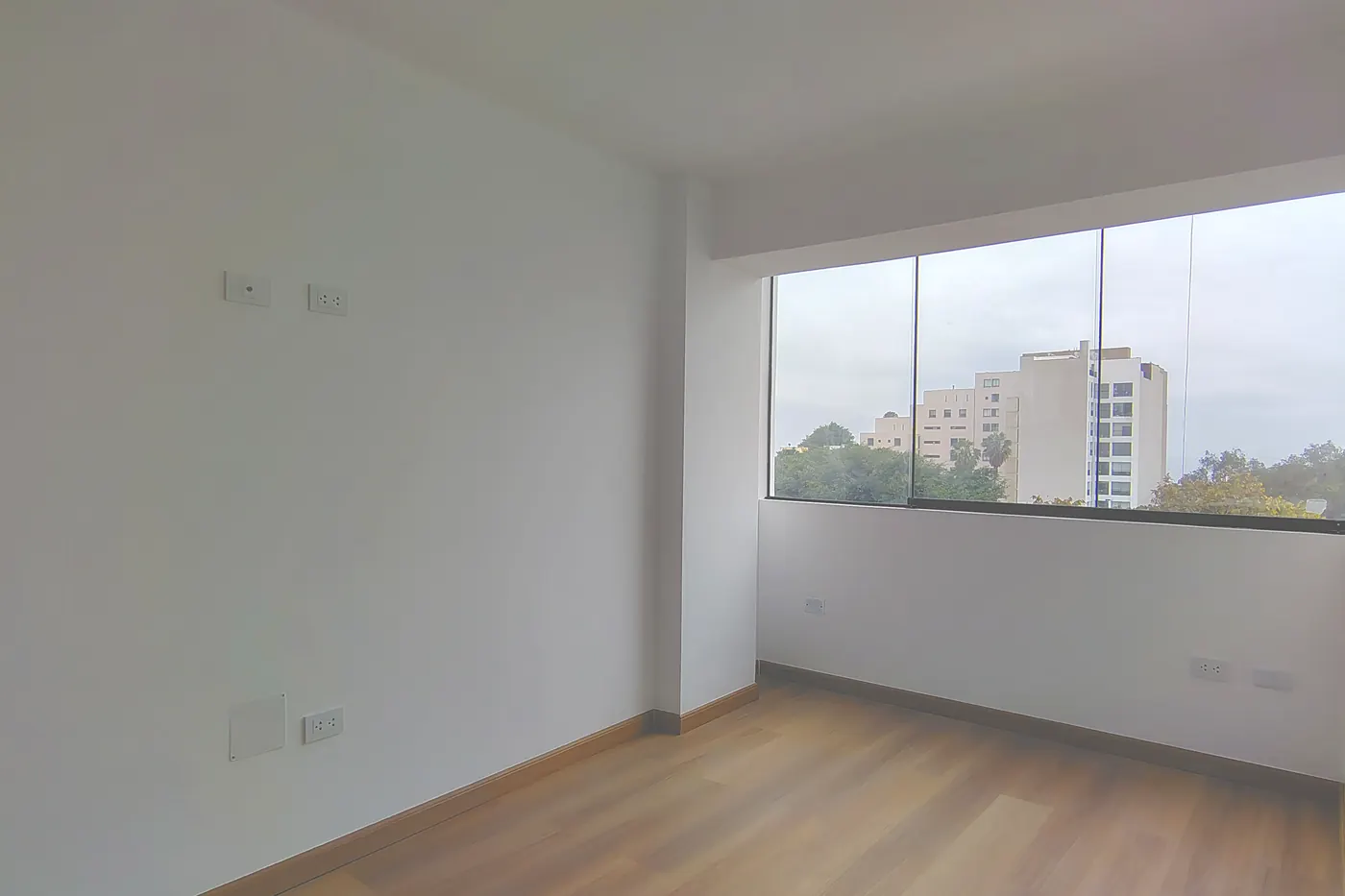 Dormitorio principal del departamento 602