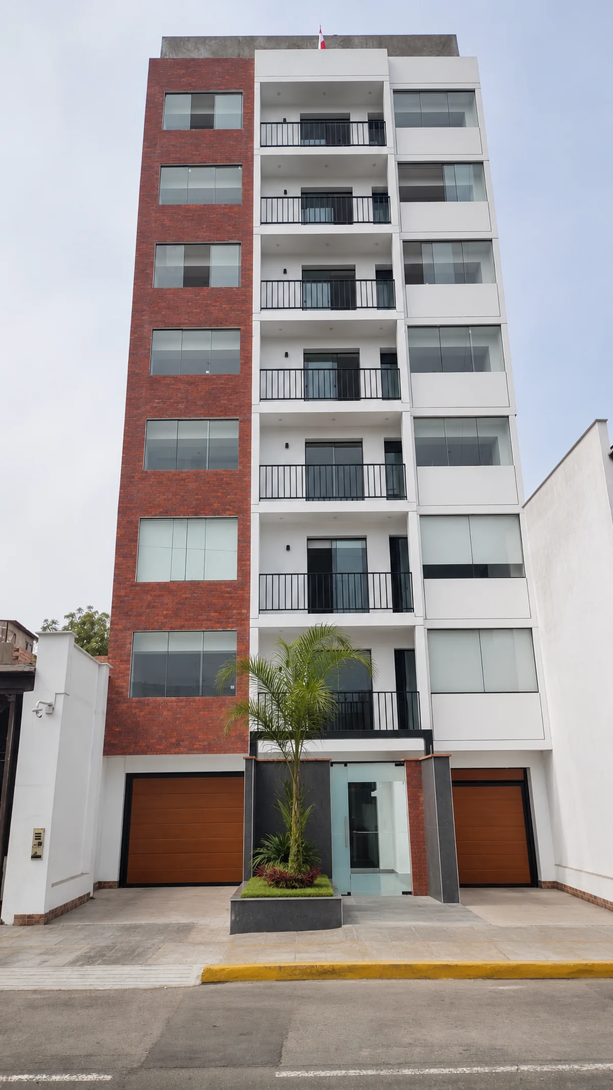 Fachada de día del edificio en Av. José Olaya, Chorrillos